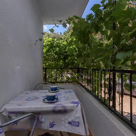 Apartment Nikola 5m From Beach *