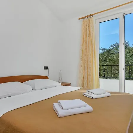 Apartment Nikola 5m From Beach *